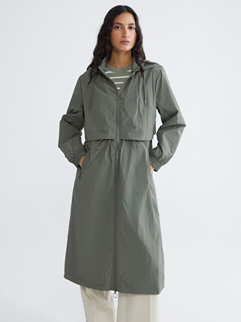 LCW Modest Kapüşonlu Büzgülü Kadın Yağmurluk - S65311Z8-H4A