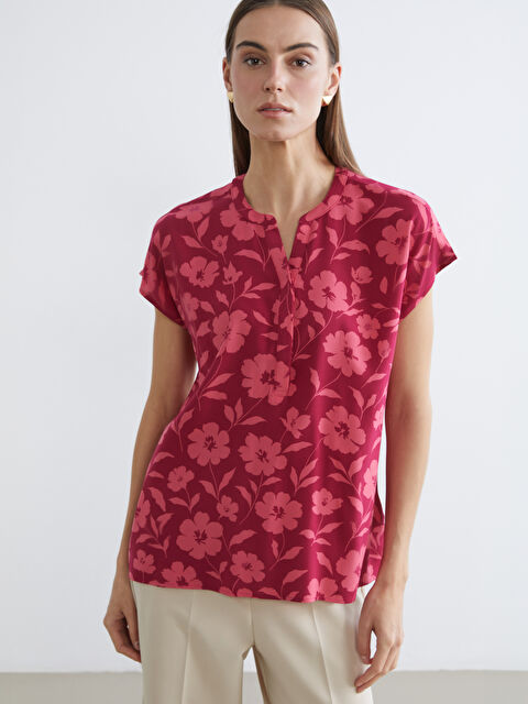 LCW Comfort V-ფორმის დეკოლტე ყვავილოვანი ბლუზი - S65463Z8-LRC