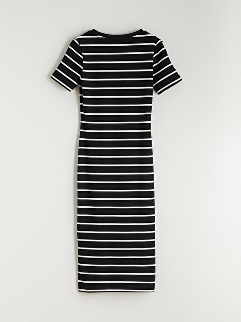 LCW Comfort Crew Neck Striped Dress - S65492Z8-LEG - LC Waikiki LCW Comfort Crew Neck Striped Dress - S65492Z8-LEG - LC Waikiki