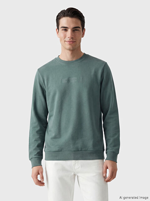 LC WAIKIKI كنزة رياضية كم طويل برقبة دائرية للرجال