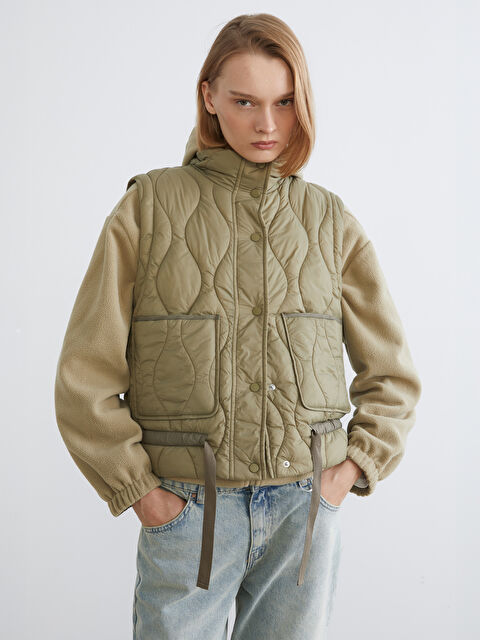 LCW Vision Dik Yaka Kapitone Oversize Kadın Şişme Yelek - S65997Z8-F7Z