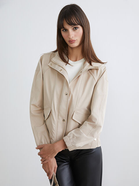 LCW Vision Kapüşonlu Oversize Kadın Yağmurluk - S66081Z8-YCB