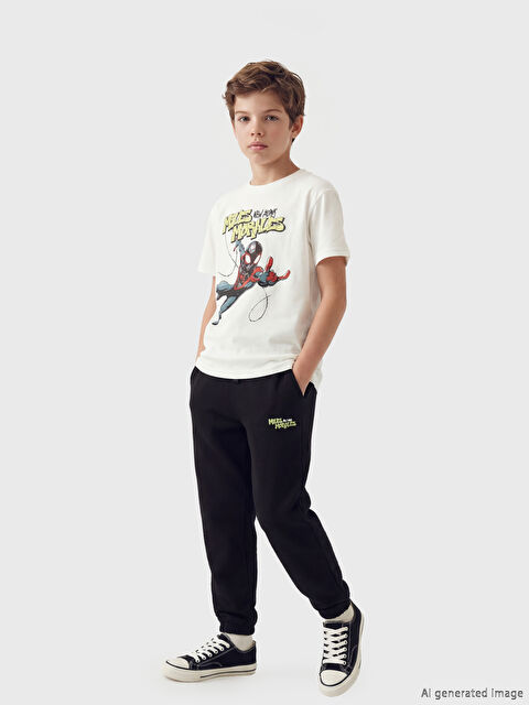 LCW Kids Spider-Man Baskılı Erkek Çocuk Tişört ve Eşofman Altı - S66443Z4-R9J