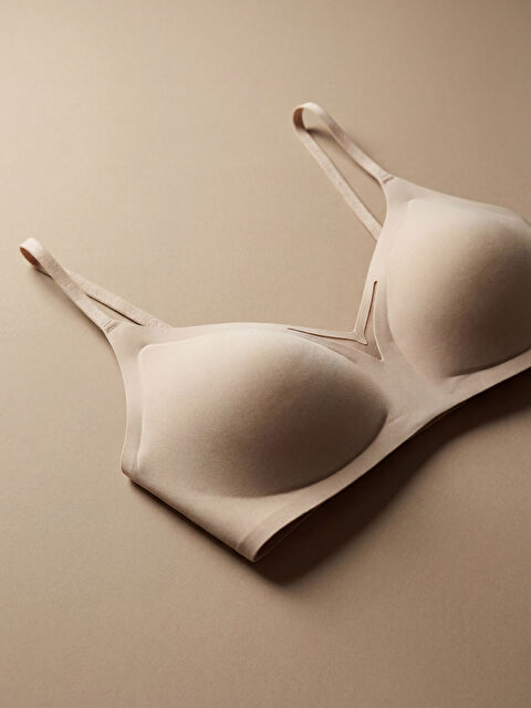 LCW DREAM Balensiz Dolgusuz Düz Üçgen Sütyen	 - S67516Z8-D0P