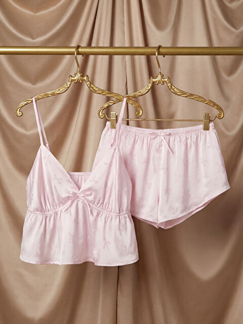 LCW DREAM V Yaka Saten Kadın Şortlu Pijama Takımı - S67576Z8-LSZ