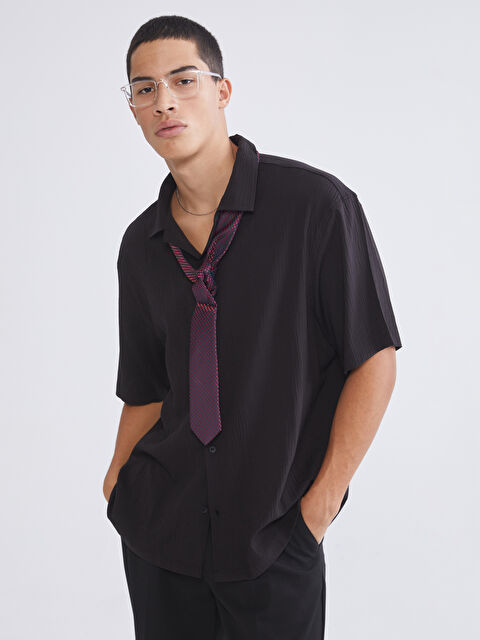 XSIDE قميص رجالي بقصة عادية وياقة منتجع