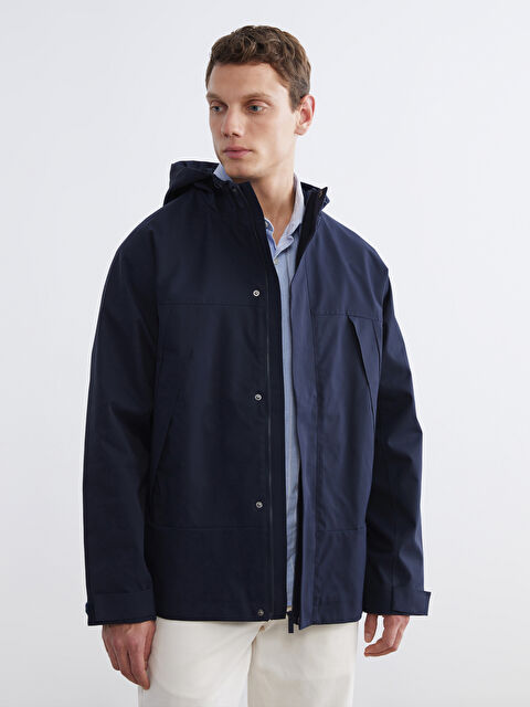 LCW Vision Rahat Kalıp Kapüşonlu Erkek Yağmurluk - S67884Z8-RFH