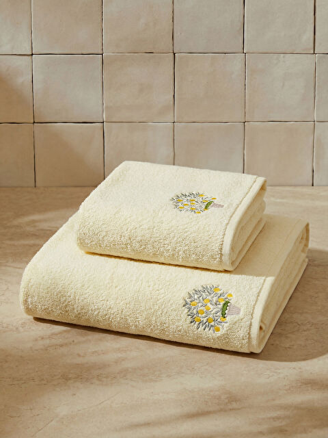 LCW HOME Çiçek Nakışlı Banyo Havlusu Seti 2'li