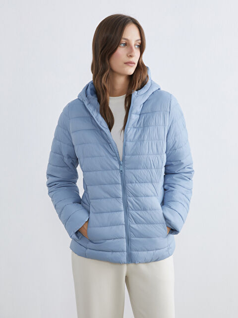 LCWAIKIKI Classic Kapüşonlu Kadın Şişme Mont - S68497Z8-QZA