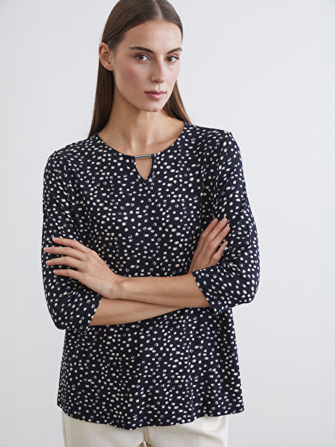 LCW Grace Bisiklet Yaka Puantiyeli Bluz - S69286Z8-LSJ