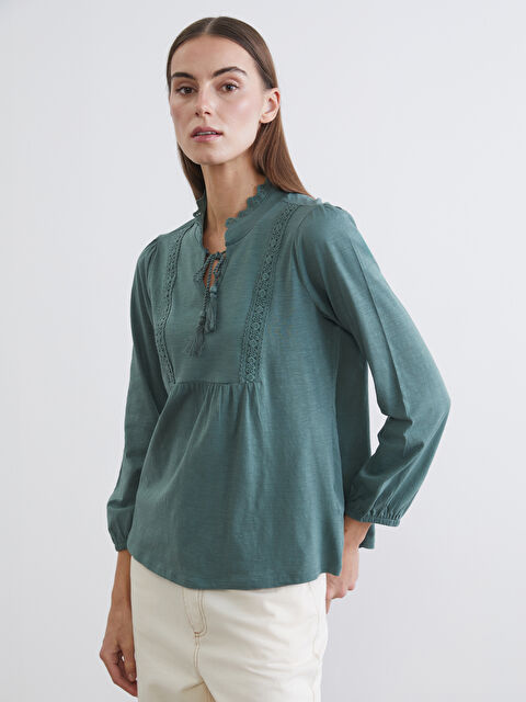 LCW Grace Bağlamalı Yaka Nakışlı Büzgülü Bluz - S69855Z8-H6Z