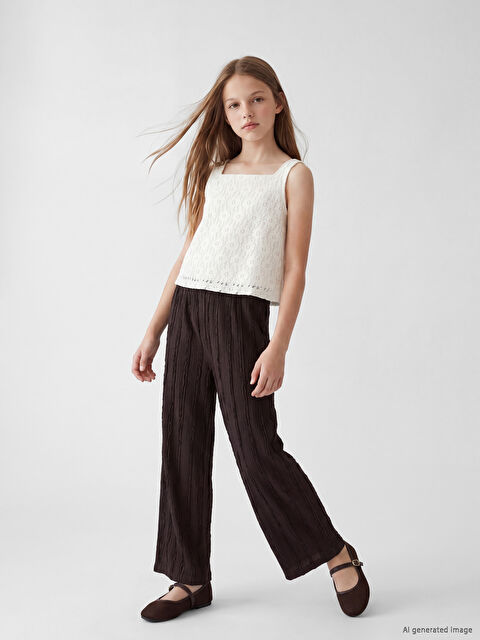LCW Kids Kız Çocuk Geniş Paça Dokulu Pantolon