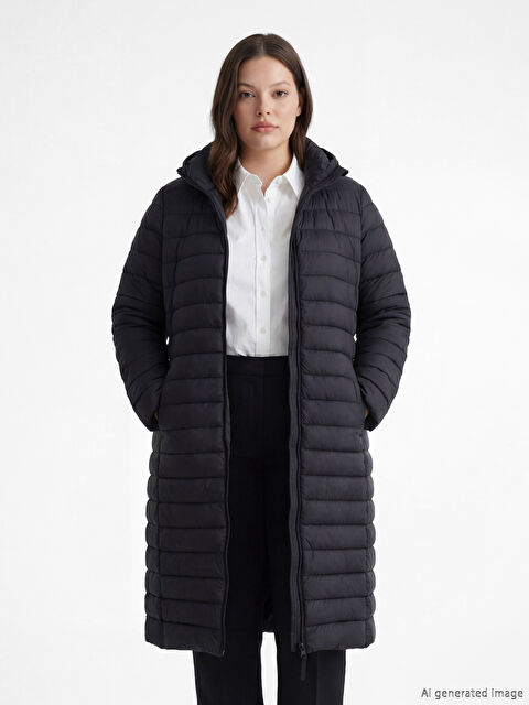 LCWAIKIKI Classic Kapüşonlu Kapitone Kadın Şişme Mont