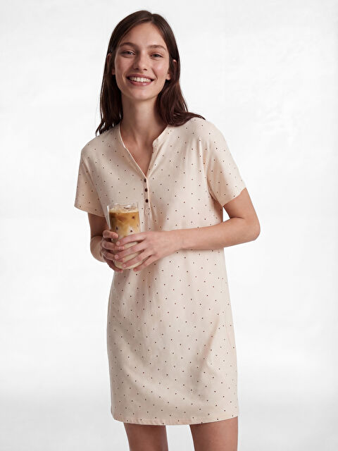 LCW DREAM Нічна сорочка в горошок з виїмкою на горловині для жінок