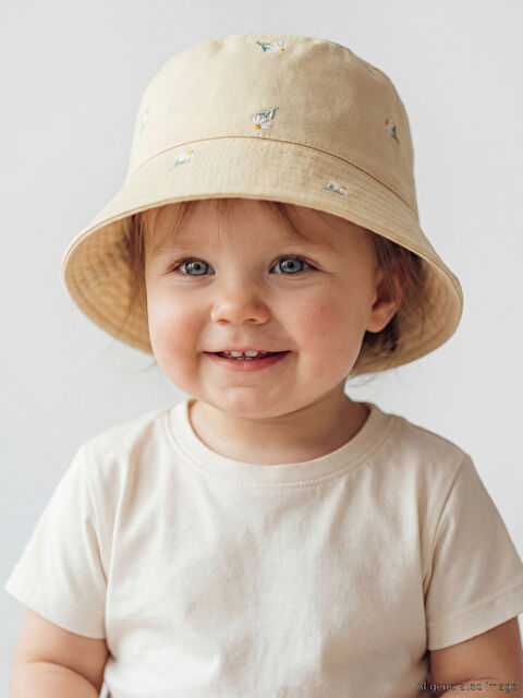 LCW baby Çiçek Nakışlı Kız Bebek Bucket Şapka 