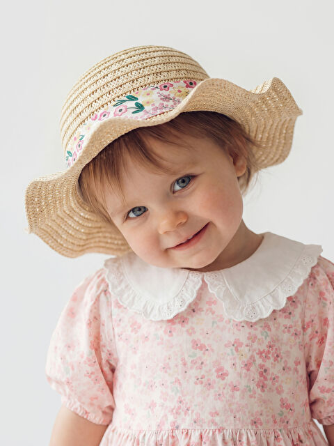 LCW baby Çiçek Desenli Kız Bebek Hasır Fötr Şapka 