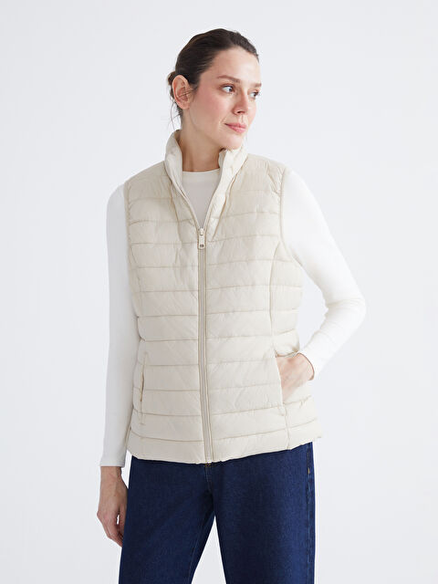 LCWAIKIKI Classic Women's Stand-Up Collar Padded Vest - S6BP43Z8-FWZ