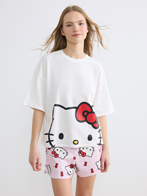 LCW Young Hello Kitty Baskılı Kadın Şortlu Pijama Takımı - S6BQ56Z8-LT4