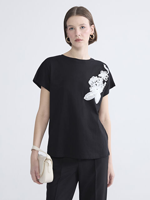 LCWAIKIKI Classic بلوزة أسود امرأة - S6CJ71Z8-CVL