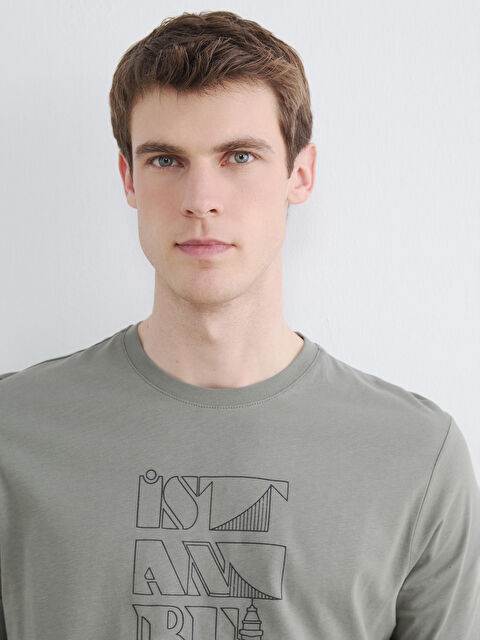 LCWAIKIKI Classic Bisiklet Yaka İstanbul Baskılı Erkek Penye  Tişört - S6CO69Z8-ZPQ