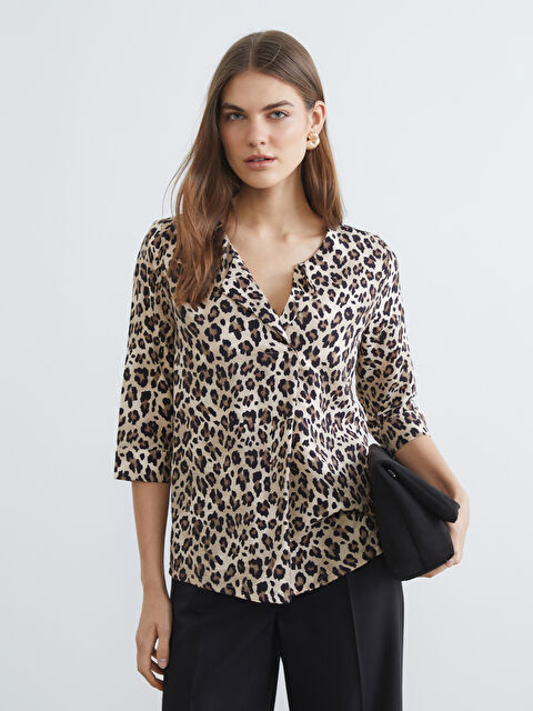 LCWAIKIKI Classic Kaçık Yaka Leopar Desenli Bluz - S6CU44Z8-LQB