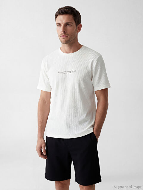 LCWAIKIKI Classic Bisiklet Yaka Baskılı Erkek Tişört