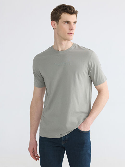 LCWAIKIKI Classic Bisiklet Yaka Nakışlı Erkek Tişört