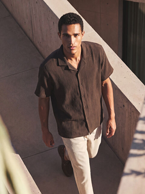 LCW Vision Regular Fit Resort Yaka Müslin Erkek Gömlek