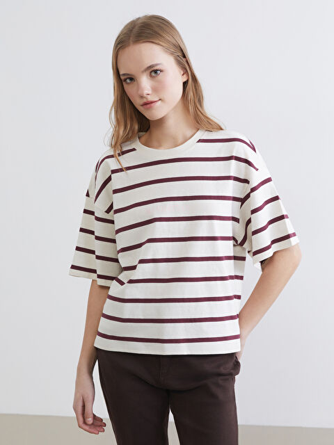 XSIDE  Bisiklet Yaka Çizgili Oversize Kadın Tişört