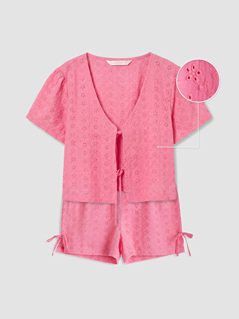 LCW DREAM V Yaka Brode Kadın Şortlu Pijama Takımı