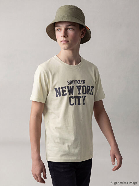 LCW Kids Bisiklet Yaka New York Baskılı Erkek Çocuk Tişört