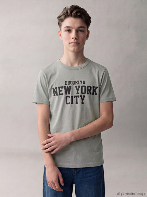 LCW Kids Bisiklet Yaka New York Baskılı Erkek Çocuk Tişört