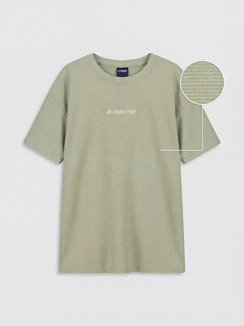 LCW Kids Bisiklet Yaka Nakışlı Erkek Çocuk Tişört