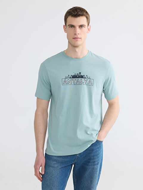 LCWAIKIKI Classic Bisiklet Yaka Antalya Baskılı Erkek Tişört