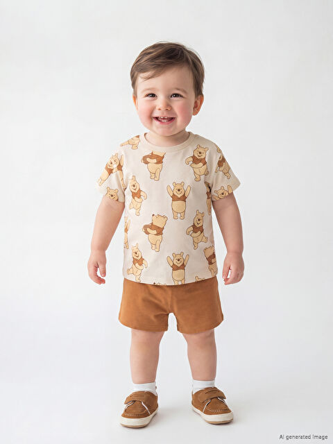LCW baby Winnie the Pooh Lisanslı Erkek Bebek Tişört ve Şort