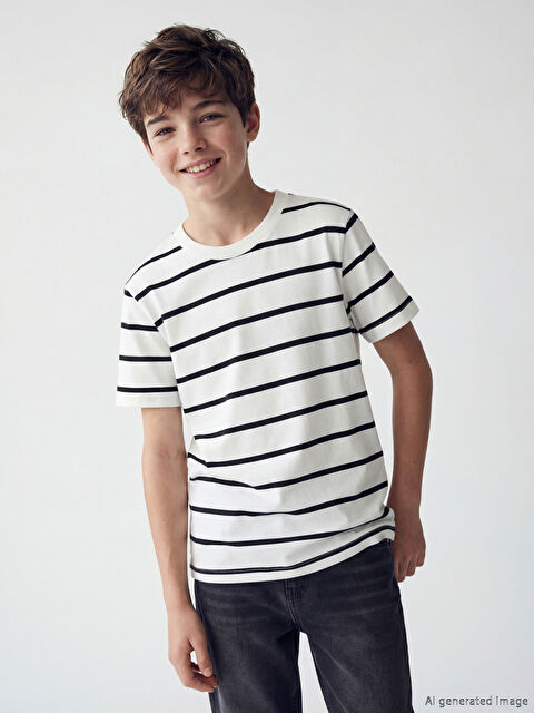 LCW Kids Bisiklet Yaka Çizgili Erkek Çocuk Tişört