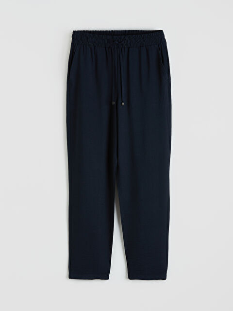 LCWAIKIKI Classic Beli Lastikli Havuç Kesim Kadın Pantolon - S6FN07Z8-E1J