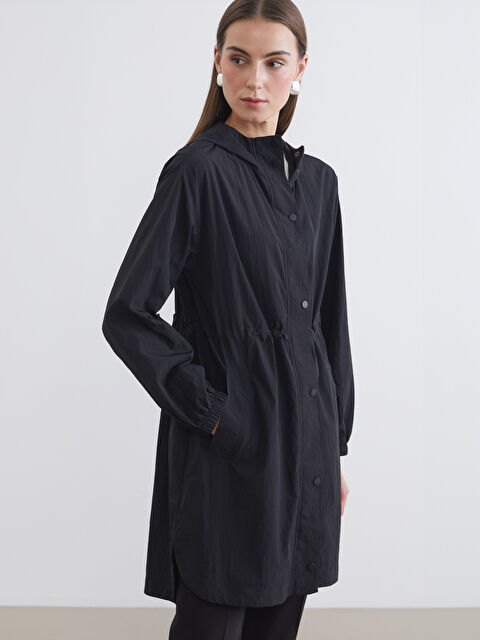 LCWAIKIKI Classic Kapüşonlu Kadın Yağmurluk - S6FO25Z8-CVL