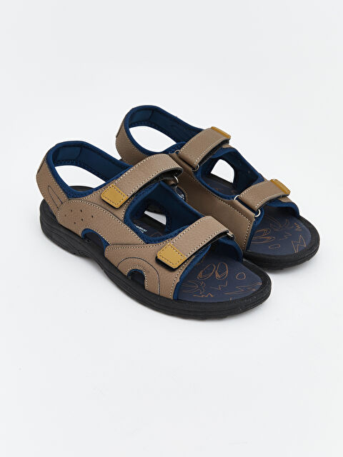 LCW STEPS صنادل أولاد بحزام متقاطع