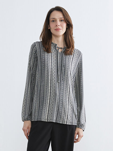 LCW Grace Bağlamalı Yaka Desenli Bluz - S6FQ36Z8-LQJ