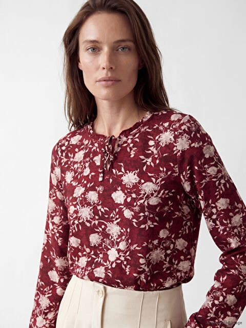 LCW Grace Bağlamalı Yaka Çiçekli Bluz