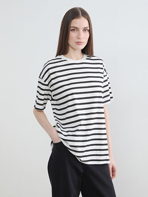 LCW Modest Bisiklet Yaka Çizgili Kadın Tişört - S6FU71Z8-LEG