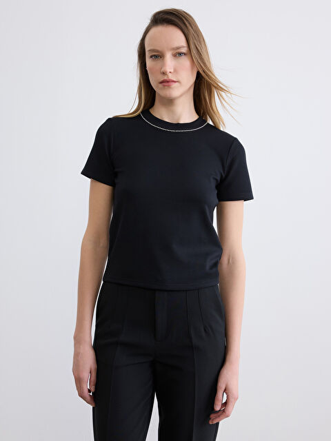 LCW Vision Bisiklet Yaka Taşlı Soft Touch Kadın Tişört - S6G041Z8-CVL