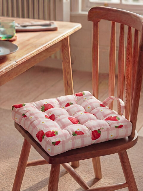 LCW HOME Çilek Baskılı Dolgulu Minder
