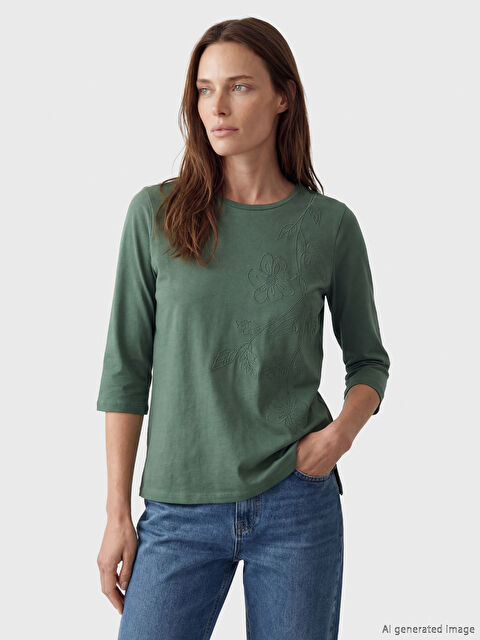 LCW Grace Bisiklet Yaka Çiçek Nakışlı Kadın Tişört - S6G261Z8-HFB