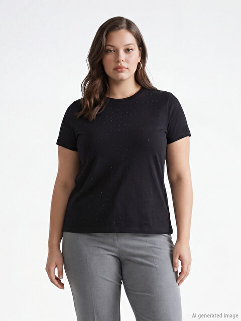 LCW Comfort Bisiklet Yaka Taşlı Kadın Tişört