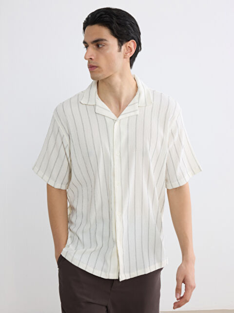 LCW Vision Regular Fit Resort Yaka Çizgili Erkek Gömlek - S6GE08Z8-LFC