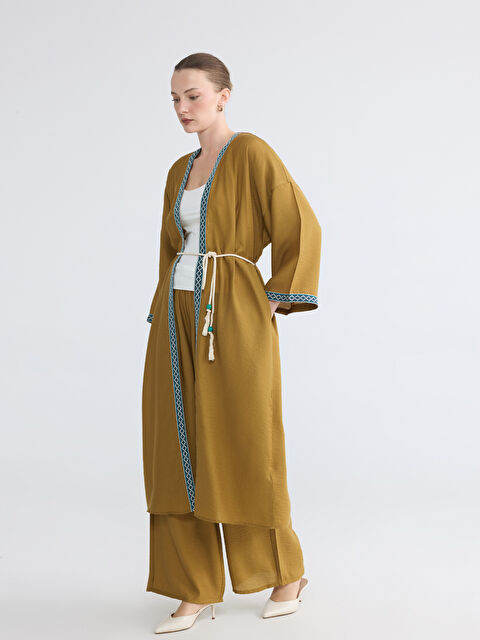 LCW EVERYDAY کیمۆنۆی ژنانه‌ به‌ یاخه‌ی شاڵ و ئەستێرەکاری