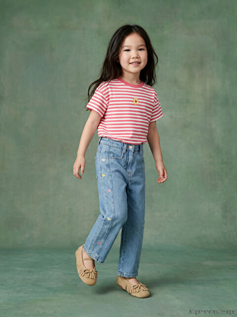 LCW Kids Regular Fit Nakışlı Kız Çocuk Jean Pantolon