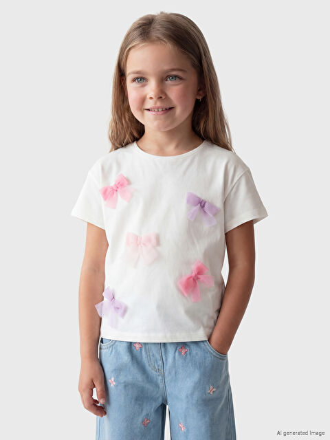 LCW Kids Kurdele Nakışlı Kız Çocuk Tişört